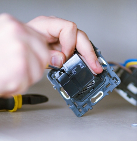 コンセント新設・移設工事